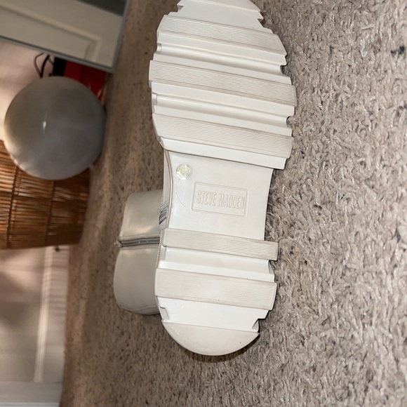 Chunky tall off white boots! Steve Madden - Picture 2 of 5
